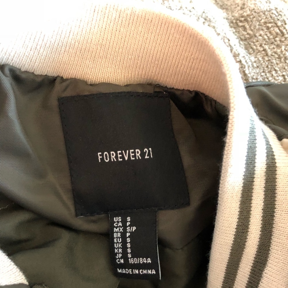 4[Forever21] Olive bomber satin bird embroidered - Picture 8 of 8